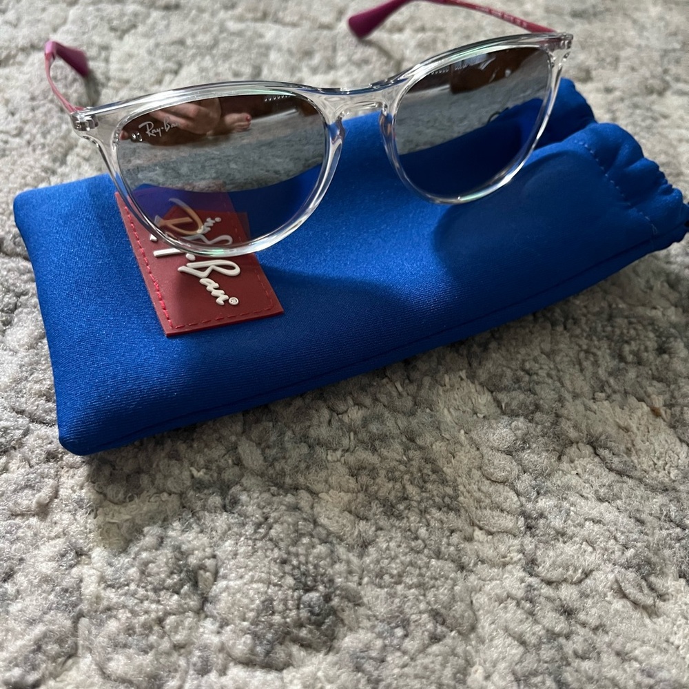 Ray-Ban Kids  Authentic mirrored glasses. Blue Protective Case included.
